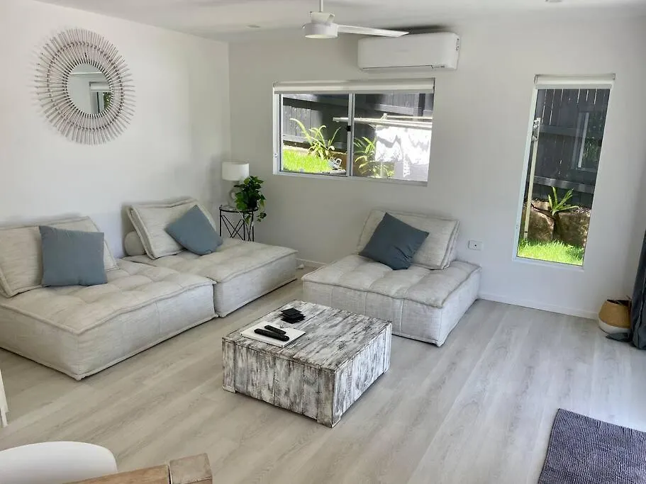 Location Location, Sunshine Beach, 100 M To Beach 아파트