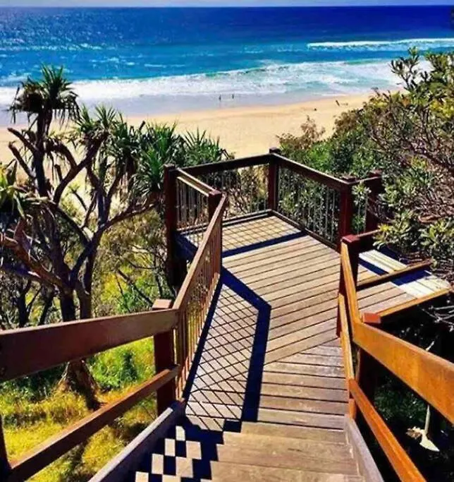 Location Location, Sunshine Beach, 100 M To Beach 0*,  오스트레일리아