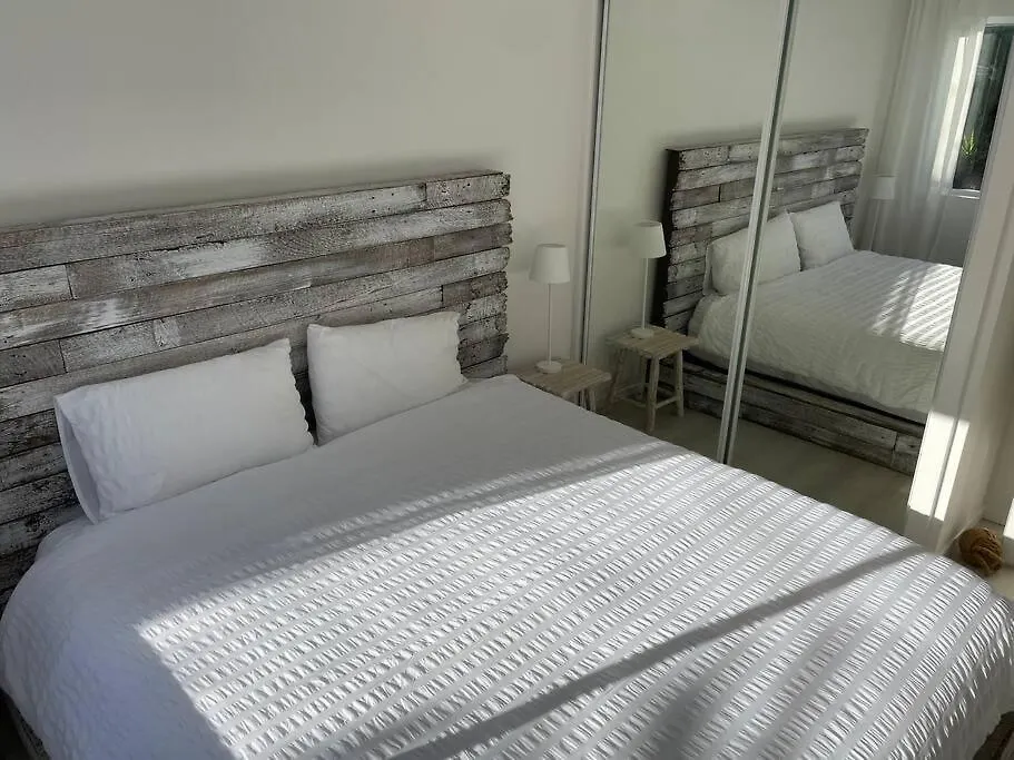 Location Location, Sunshine Beach, 100 M To Beach