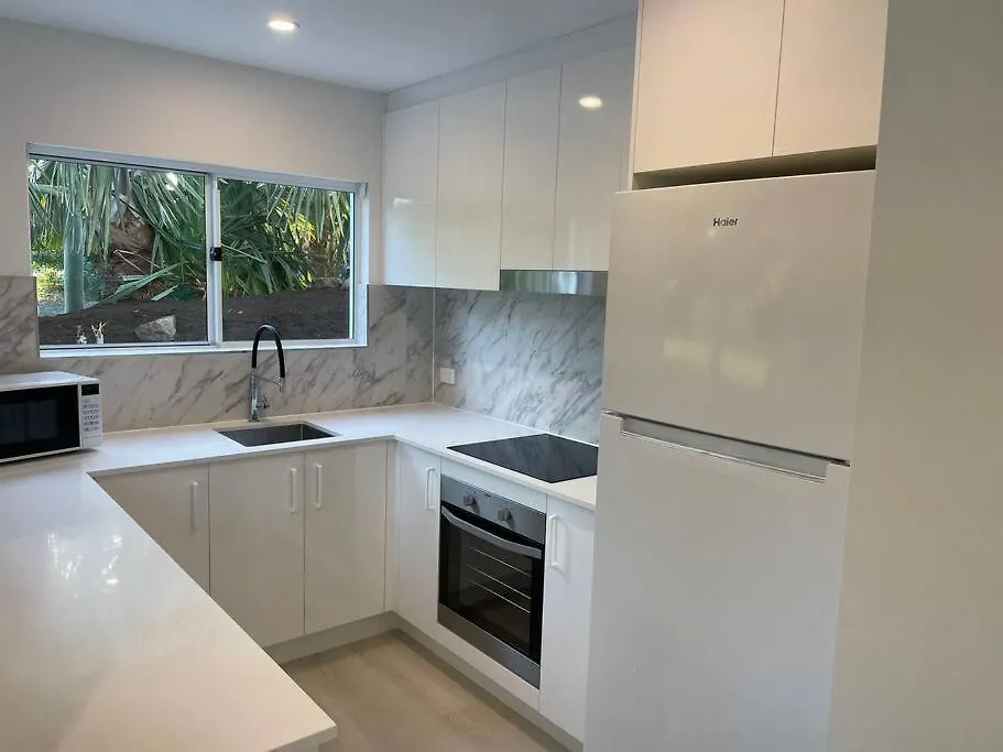 Location Location, Sunshine Beach, 100 M To Beach Daire